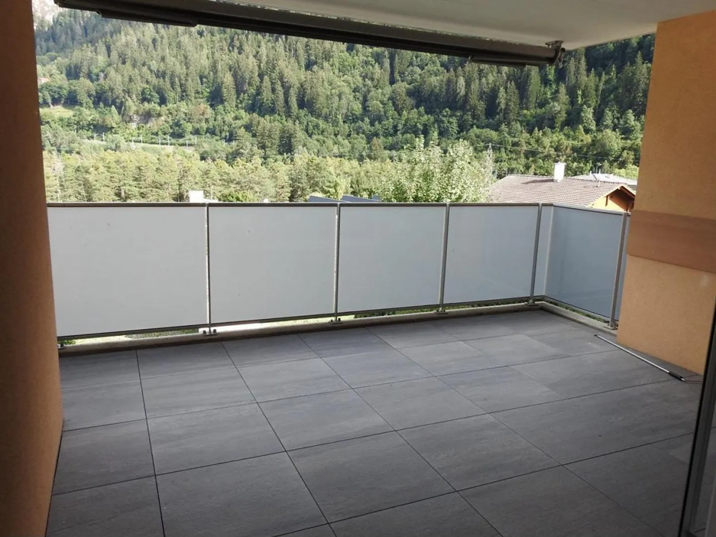 Moderne 3.5-Zimmerwohnung - Foto 4 von 14