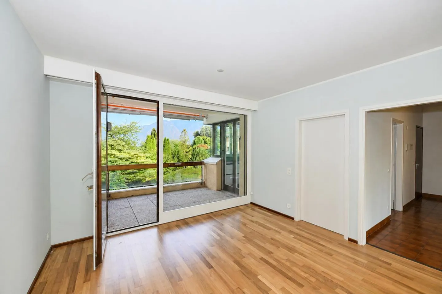 Appartement Rénové avec Terrasse et Piscine Commune - Photo 10 sur 28