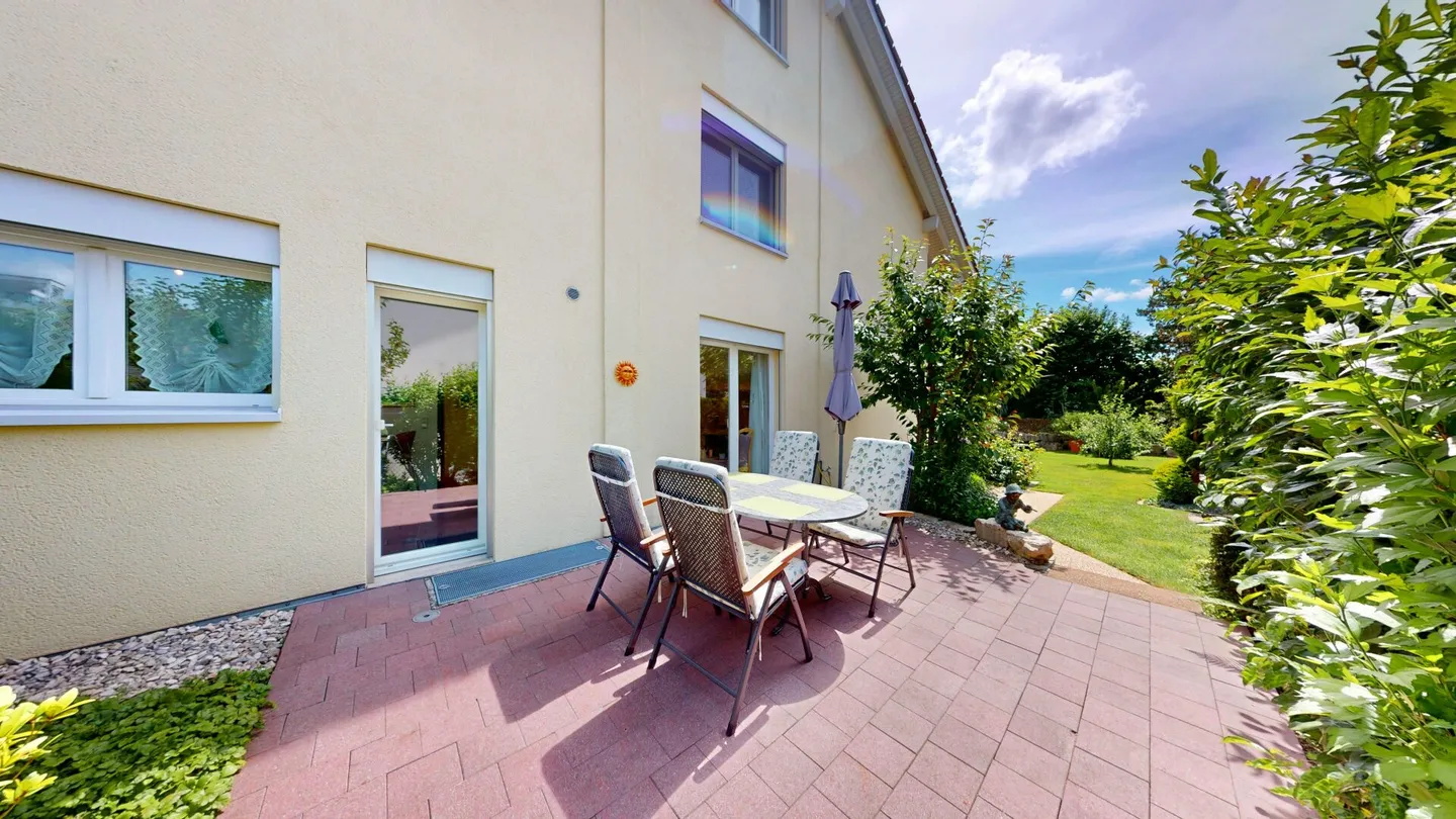Charmantes Doppelhaus mit Garten - Foto 4 von 27