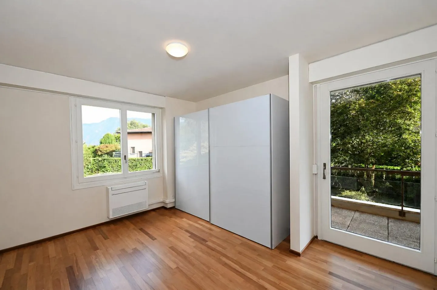 Appartement Rénové avec Terrasse et Piscine Commune - Photo 13 sur 28