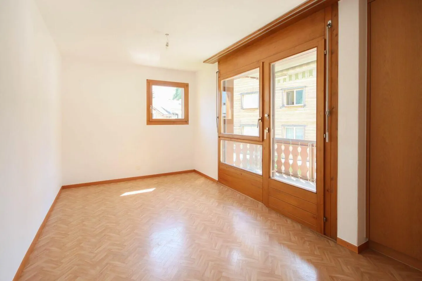 Appartement 4½ pièces (de vacances) dans un emplacement central, calme et ensoleillé avec une vue fantastique - Photo 8 sur 15
