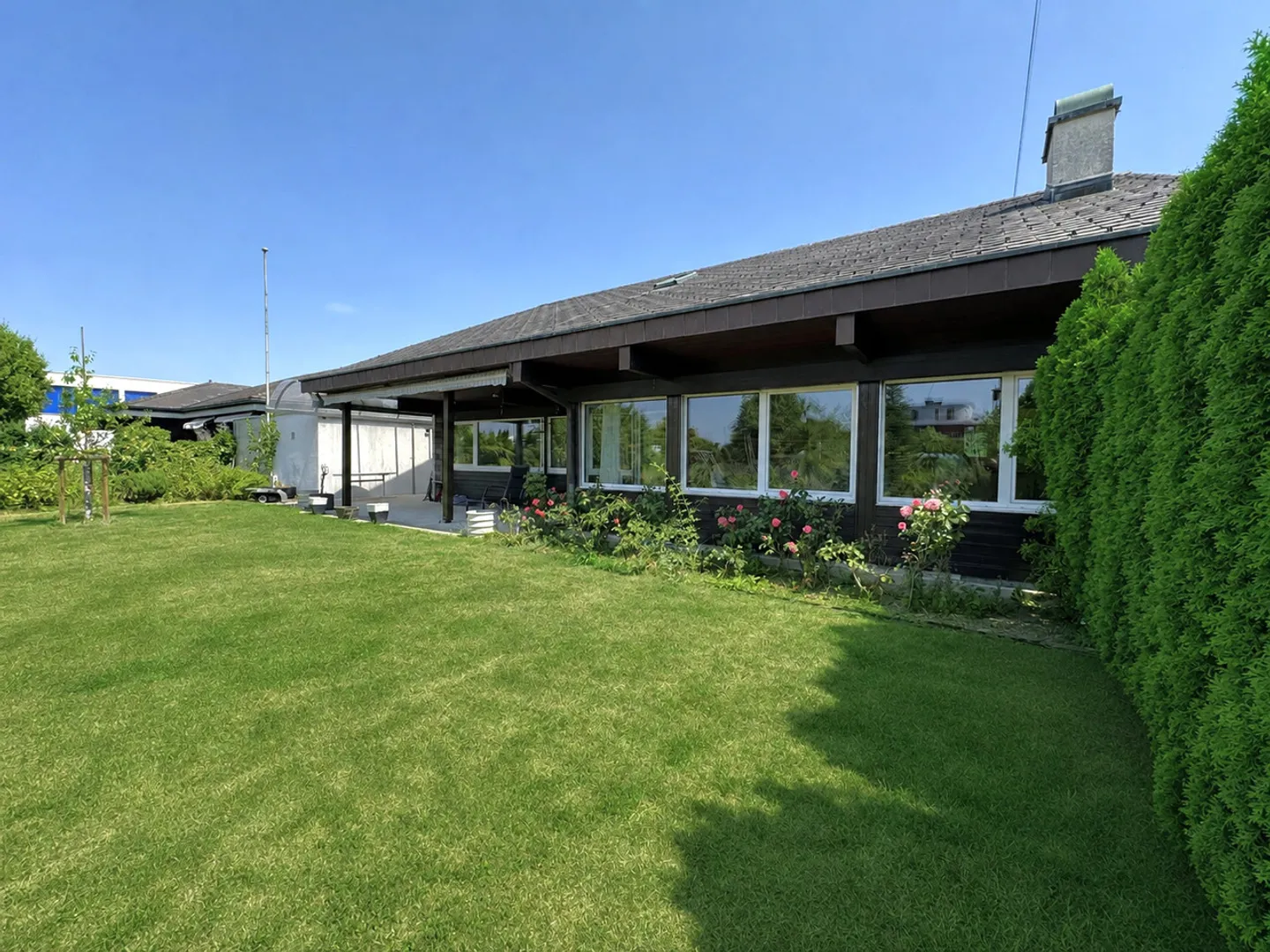 Space Wonder with Garden Paradise - Quiet, Sunny and Central - Photo 1 of 9