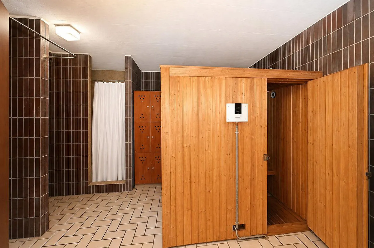 Appartement Rénové avec Terrasse et Piscine Commune - Photo 24 sur 28