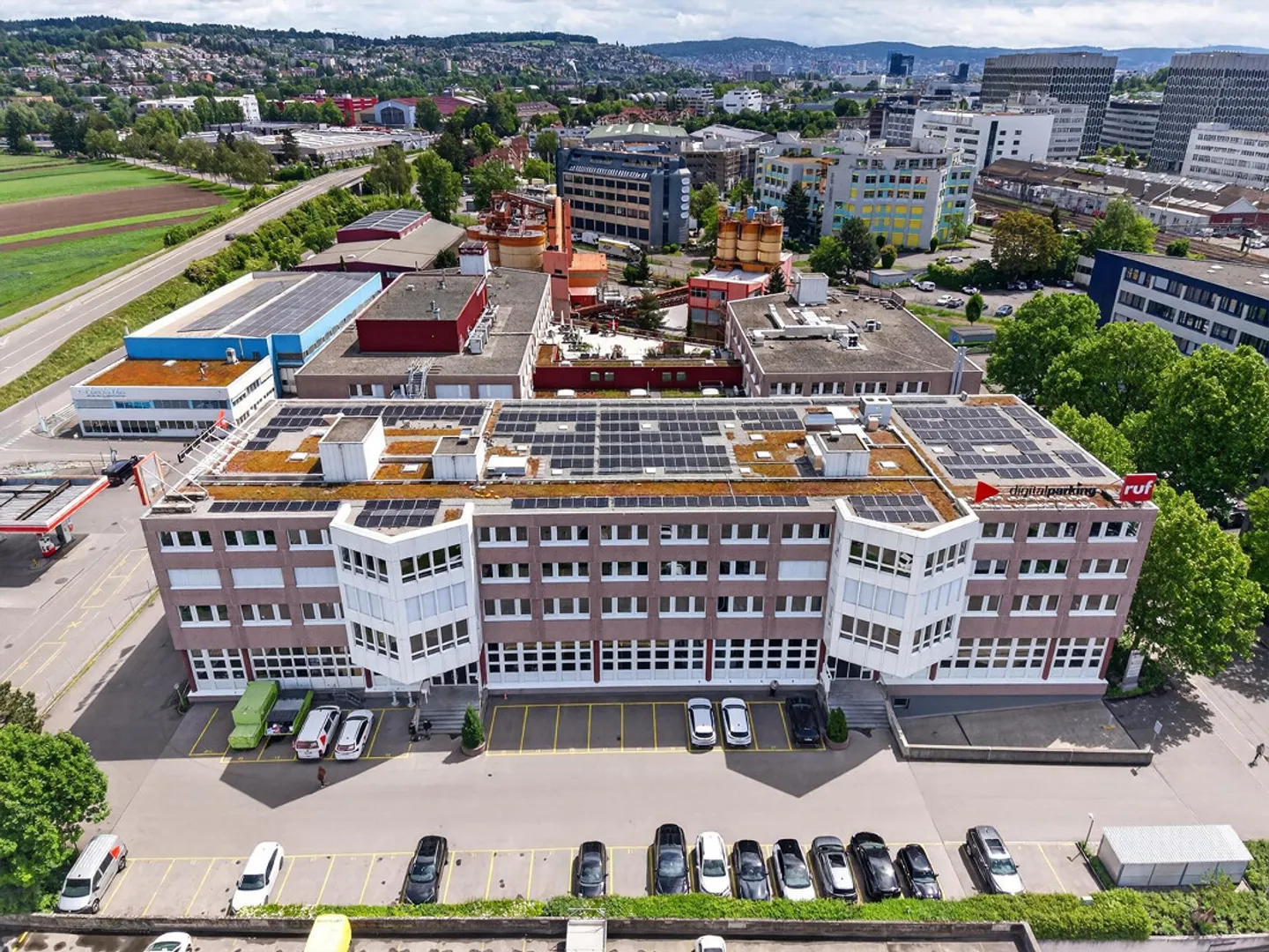 Move in instead of expanding 760 m² office space in Schlieren - Office space with modern interior design - Photo 12 of 13