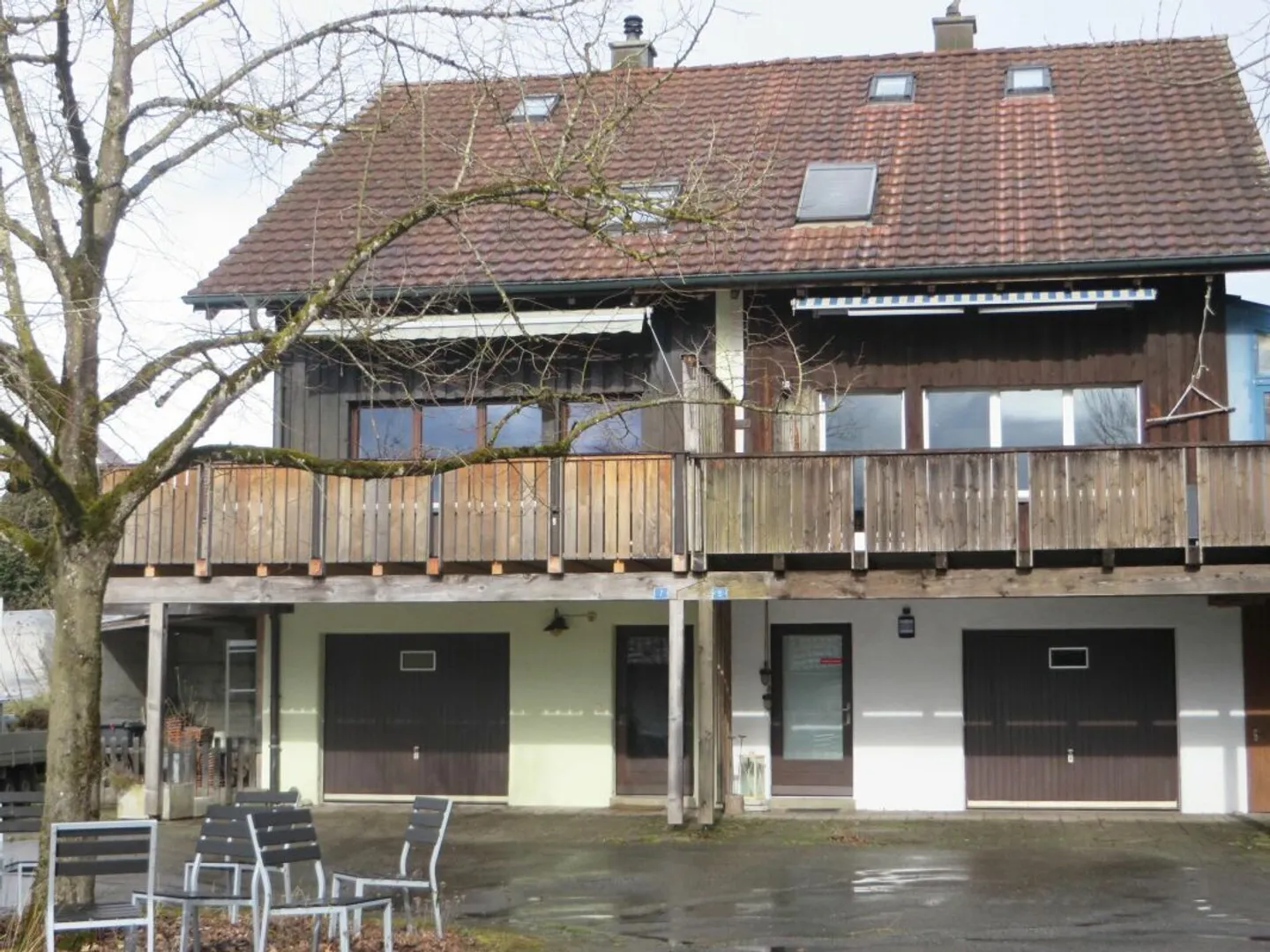 Casa unifamiliare insolita con grande giardino - Foto 1 di 20