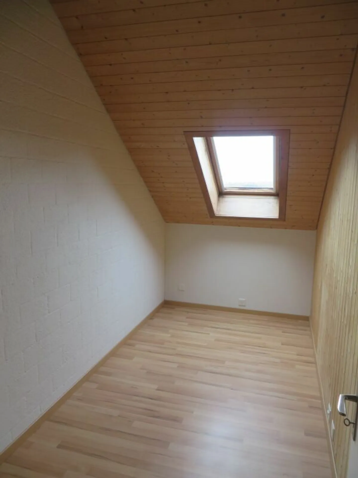 Casa unifamiliare insolita con grande giardino - Foto 12 di 20