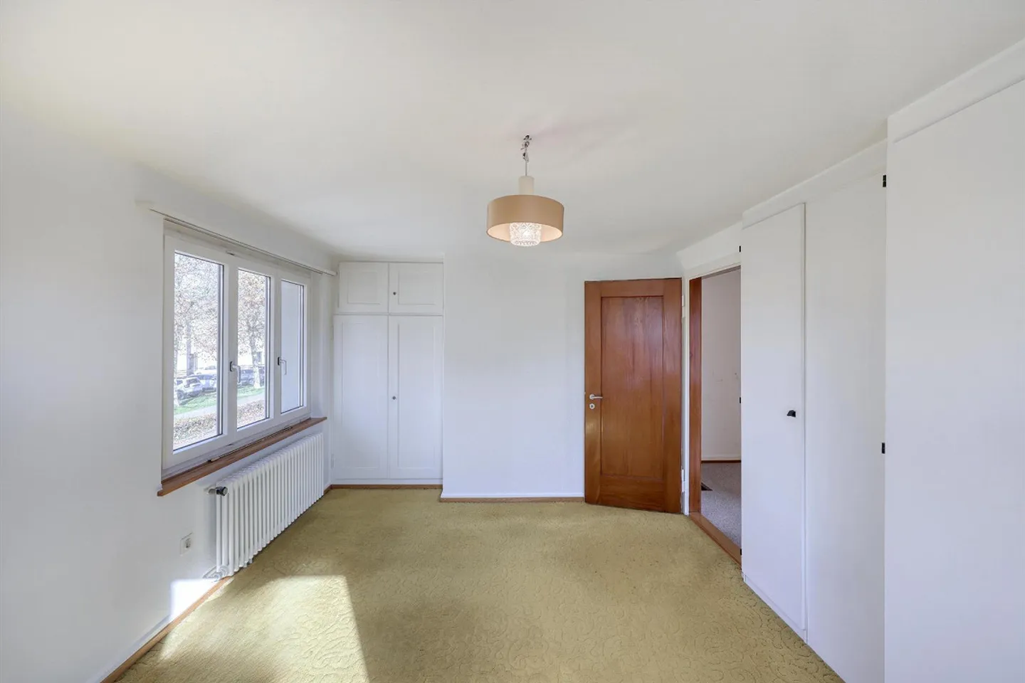 Living in a family-friendly location with great potential - Photo 6 of 6