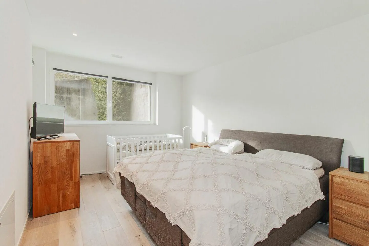 Premium Garden Apartment with Huge Outdoor Area and Impressive Views - Photo 17 of 24