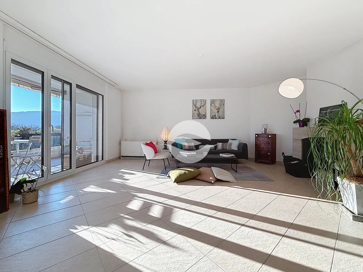 Bell'appartamento con 3 camere da letto - Foto 3 di 12