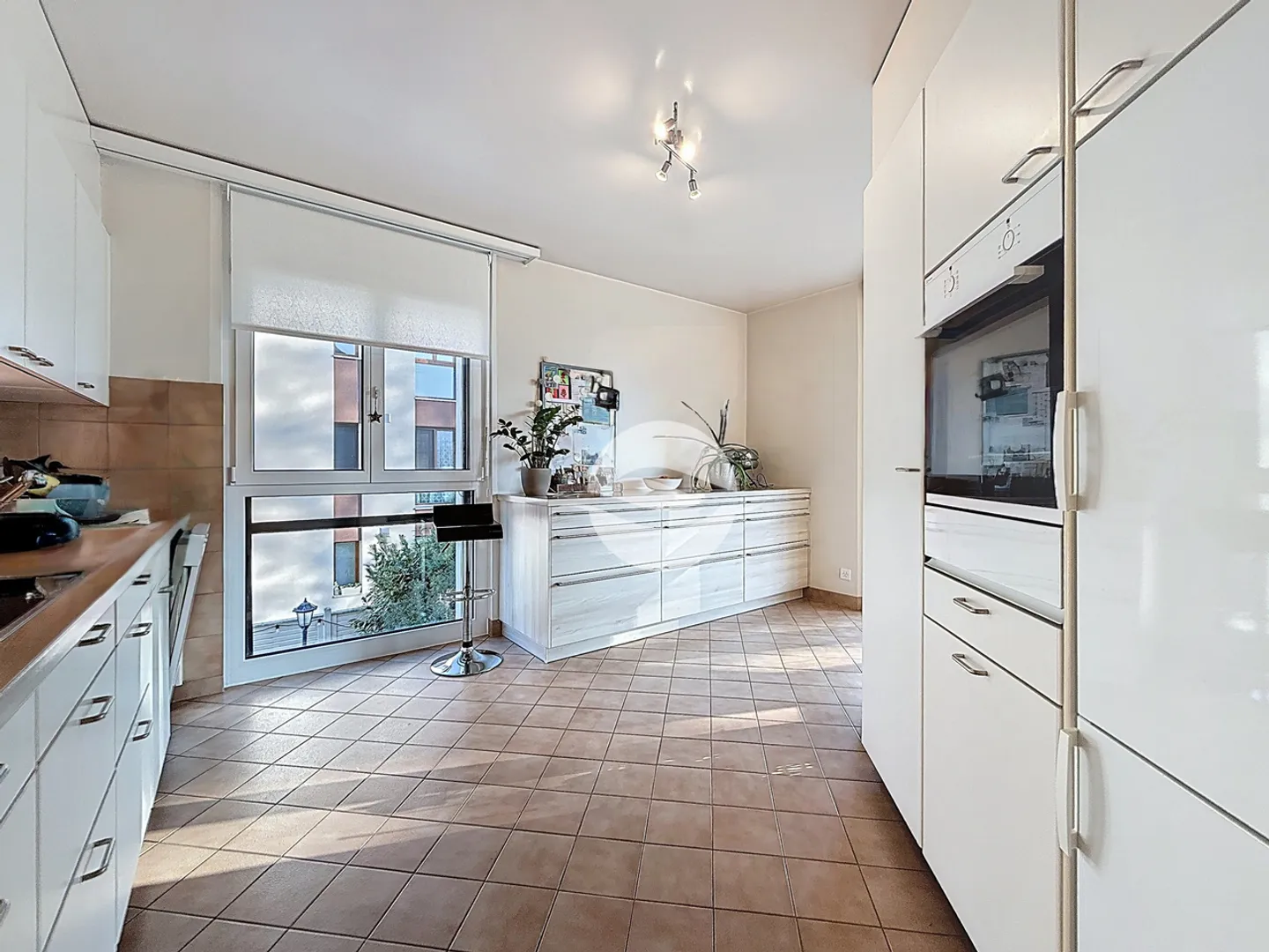 Bell'appartamento con 3 camere da letto - Foto 5 di 12