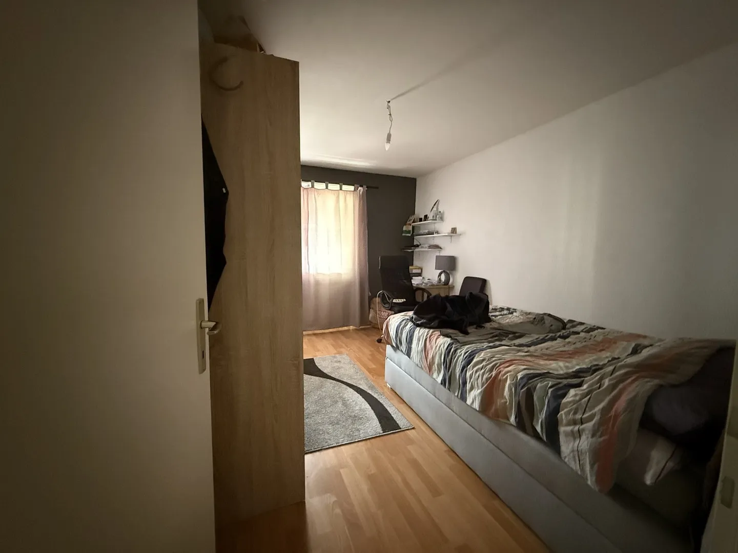 Bel appartement de 3 pièces à Botterens, dans un environnement calme et verdoyant - Photo 4 sur 7
