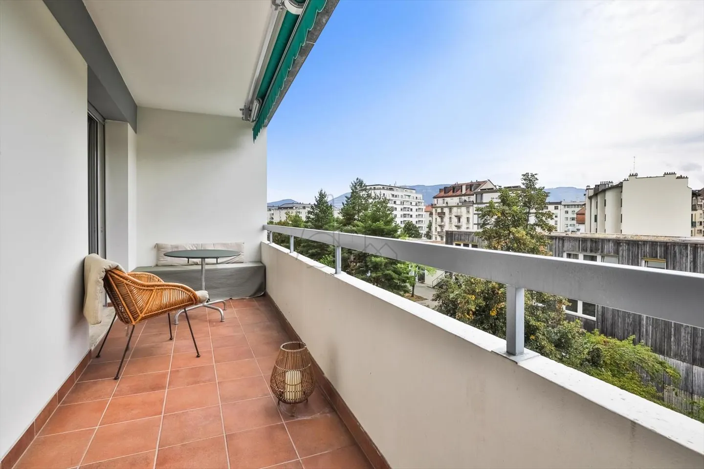 Appartement à vendre - Photo 2 sur 8