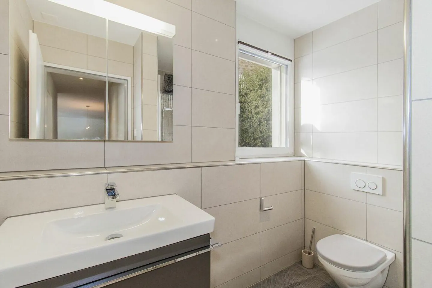 Premium Garden Apartment with Huge Outdoor Area and Impressive Views - Photo 23 of 24