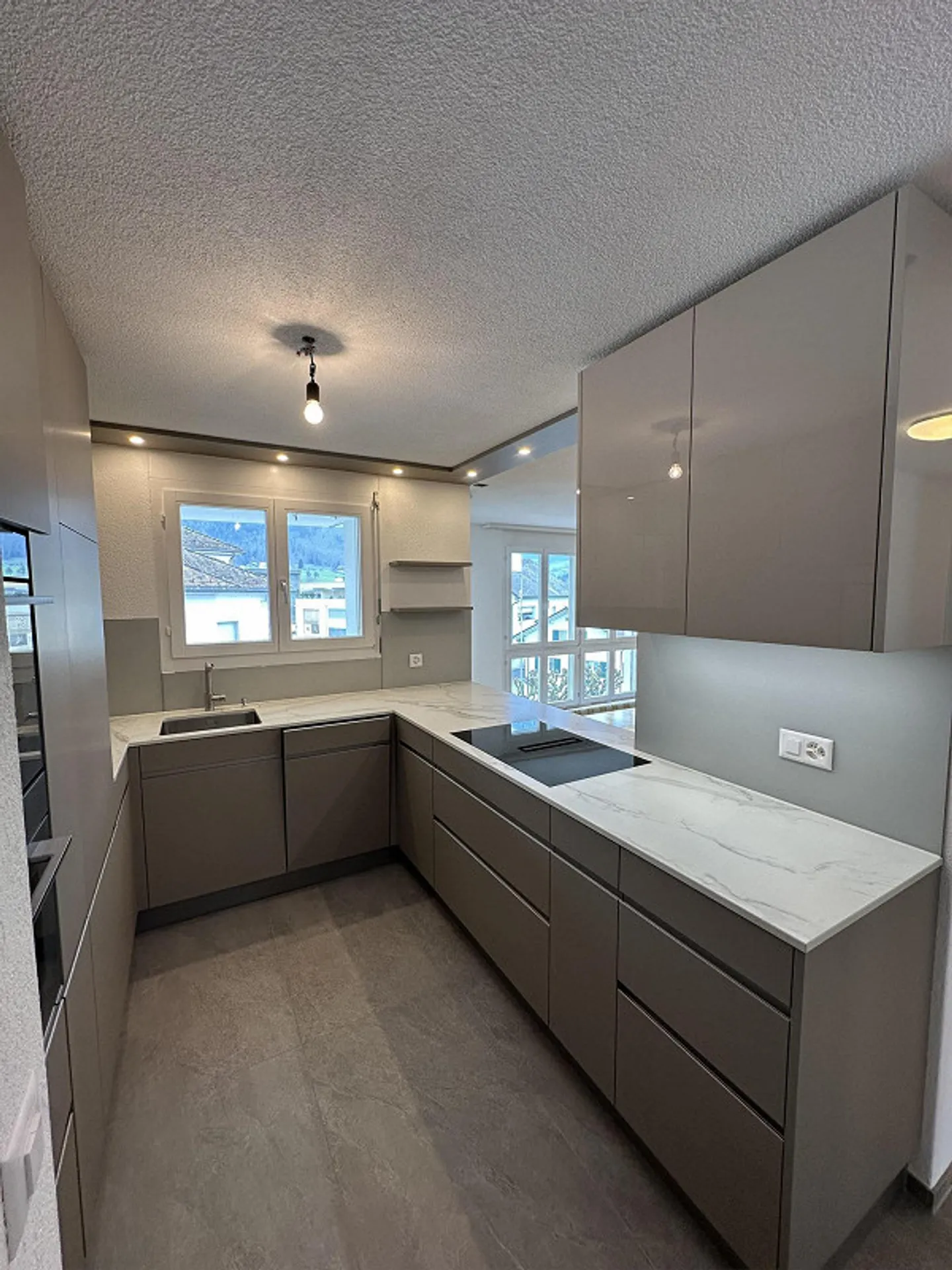 3.5 Room Apartment - Photo 3 of 17