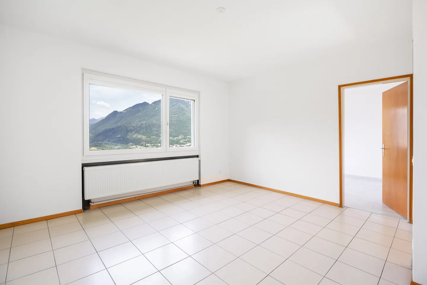 Single-family house with garden and stunning view of Lake Maggiore - Photo 3 of 12