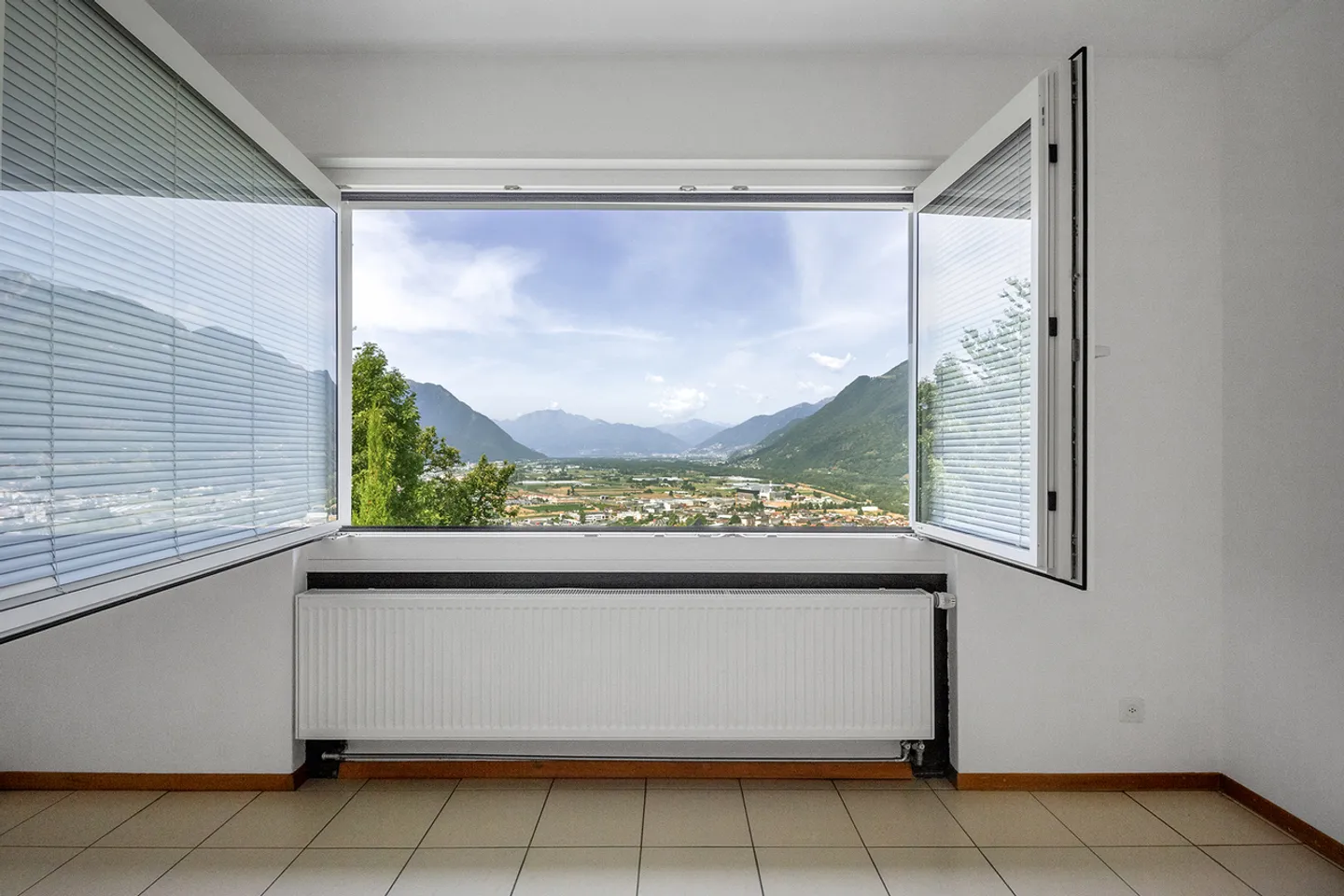 Single-family house with garden and stunning view of Lake Maggiore - Photo 5 of 12
