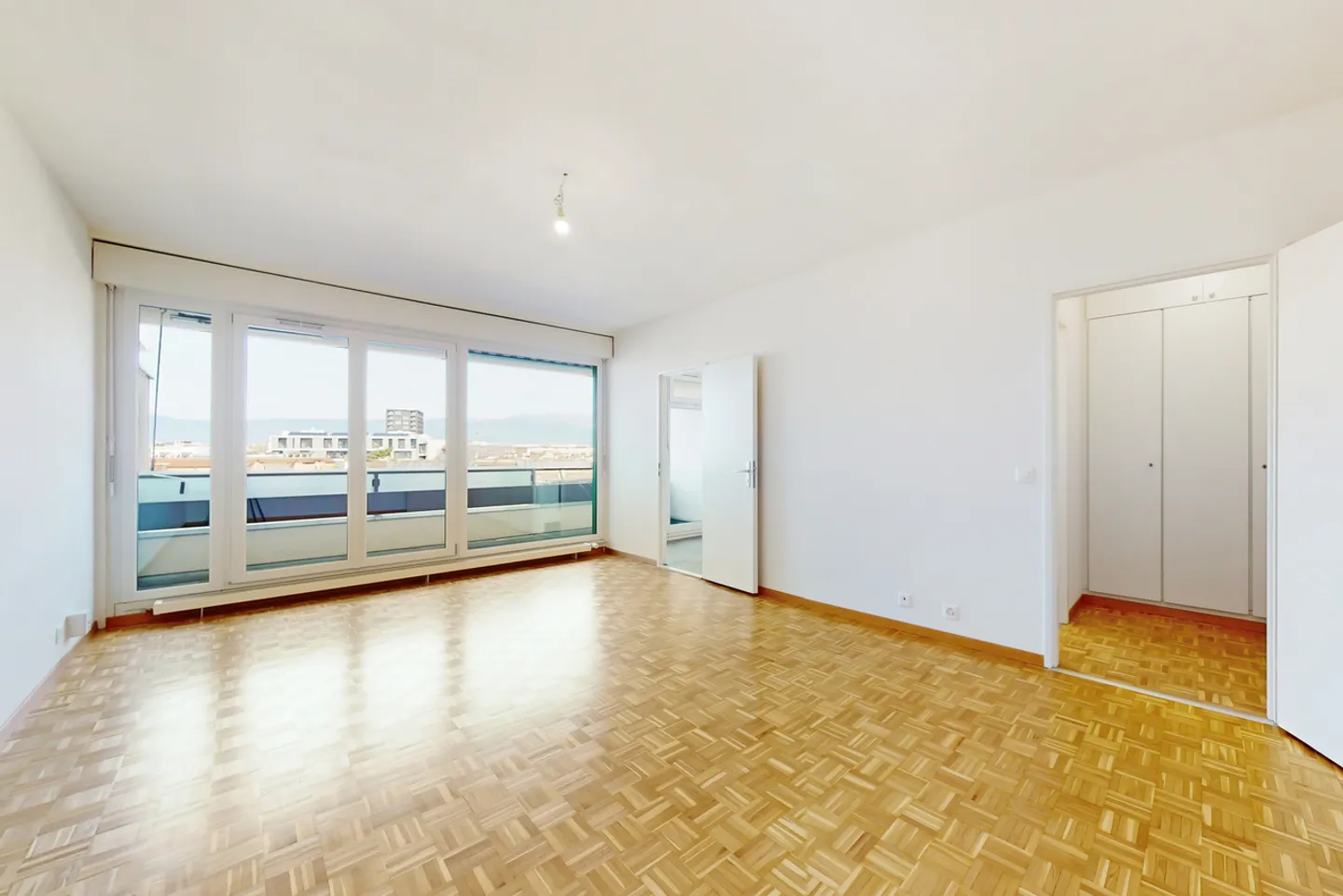 Schöne 2-Zimmer-Wohnung in der Nähe des Zentrums - Foto 2 von 6