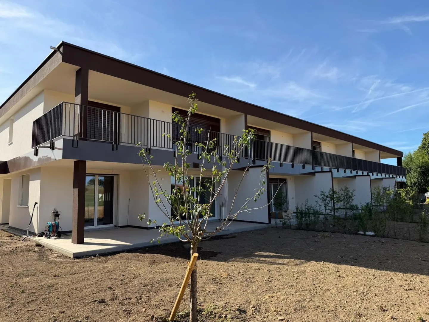 Zeitgenössisches Reihenhaus in Vuisternens - Foto 1 von 8