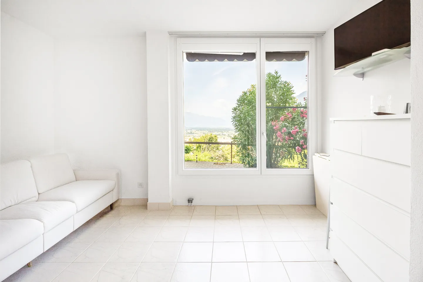 Single-family house with garden and stunning view of Lake Maggiore - Photo 9 of 12