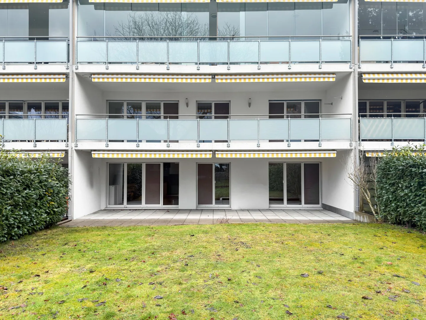 Attractive 3.5-room garden apartment with spacious terrace in Pfäffikon ZH - Photo 1 of 12