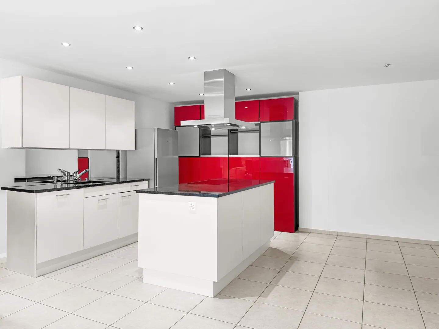 Attractive 3.5-room garden apartment with spacious terrace in Pfäffikon ZH - Photo 2 of 12