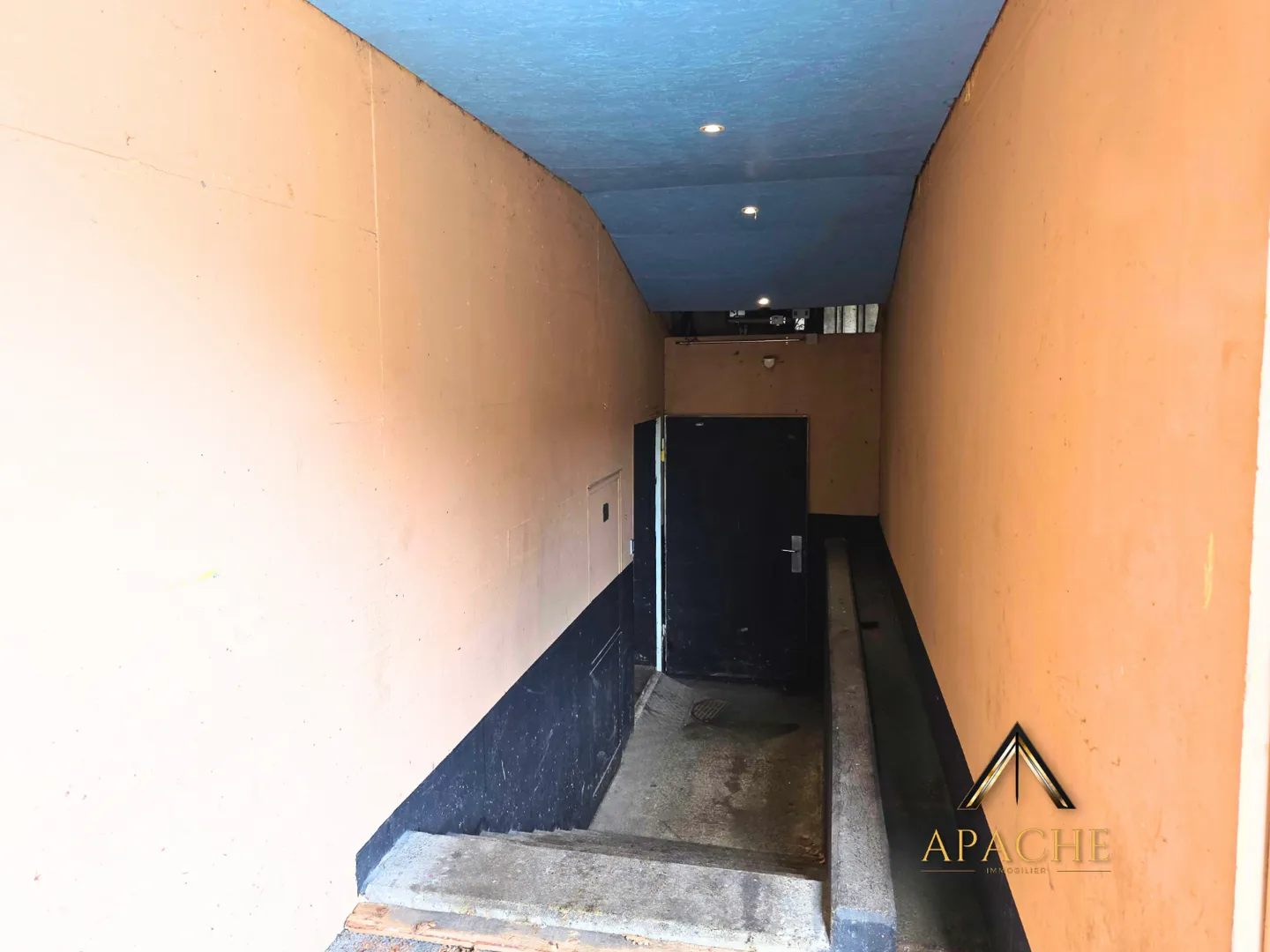 Modulare Lagerflächen – einfacher Zugang zum Eingang von La Chaux-de-Fonds - Foto 2 von 3