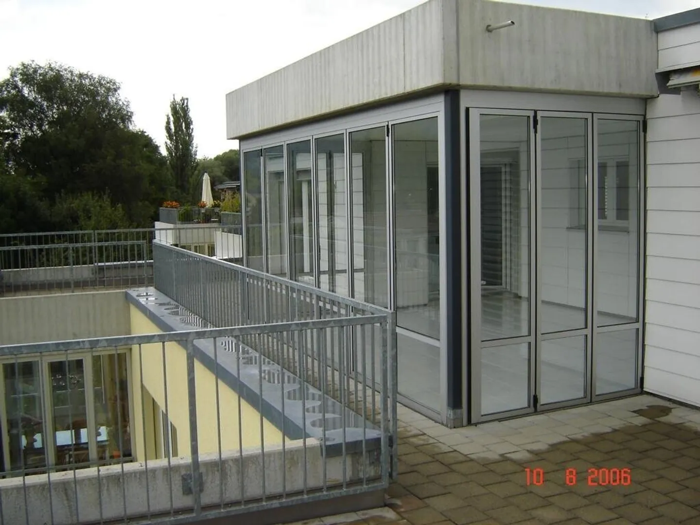 Moderne Attikawohnung mit Terrasse - Foto 6 von 8