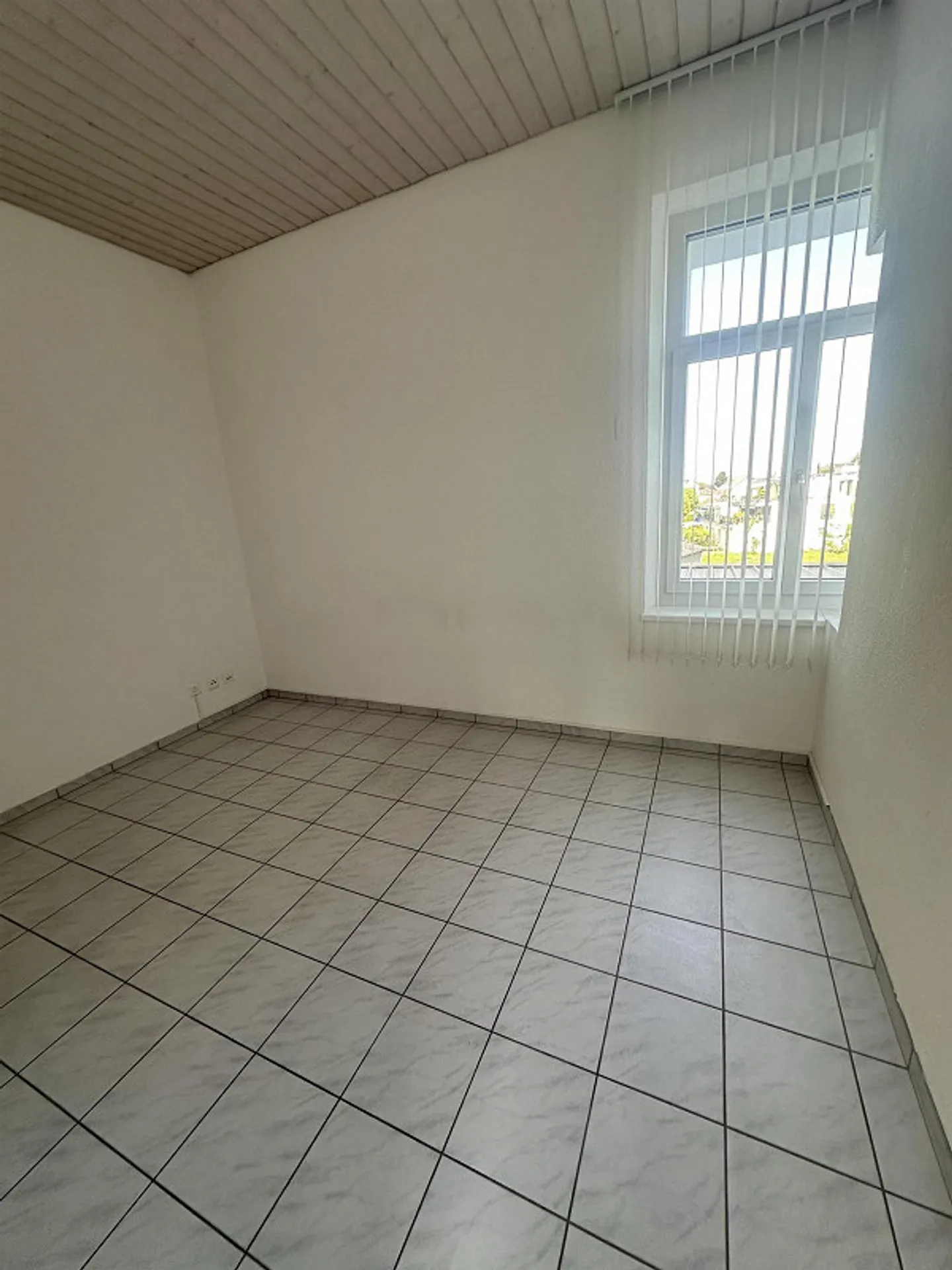 for rent - Photo 2 of 5