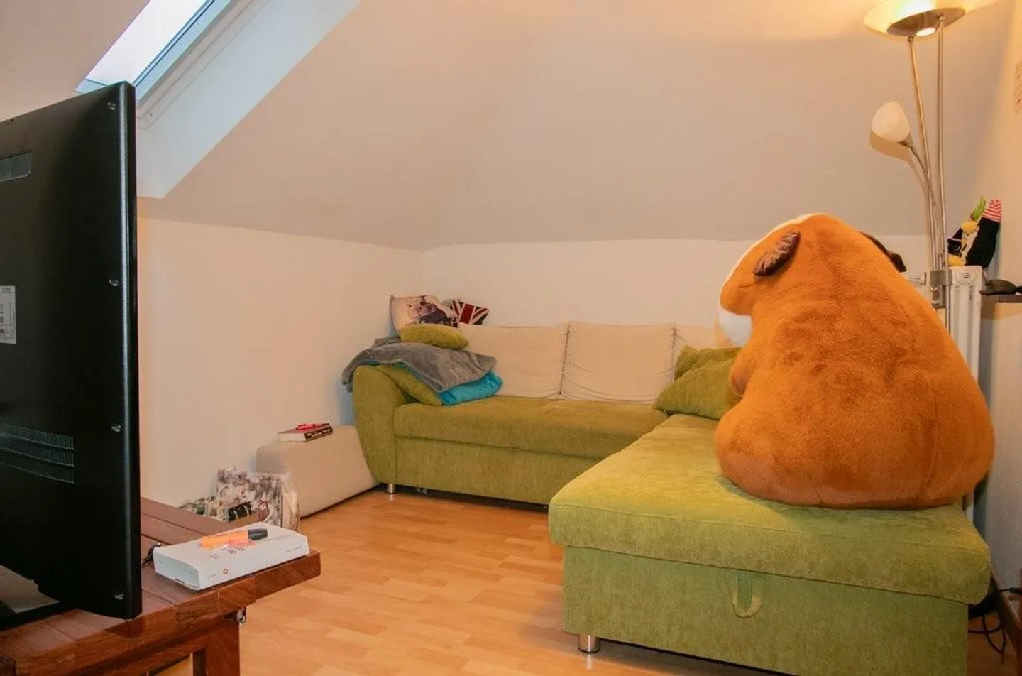 Modern 3.5-room apartment for rent in a central location - Photo 2 of 7