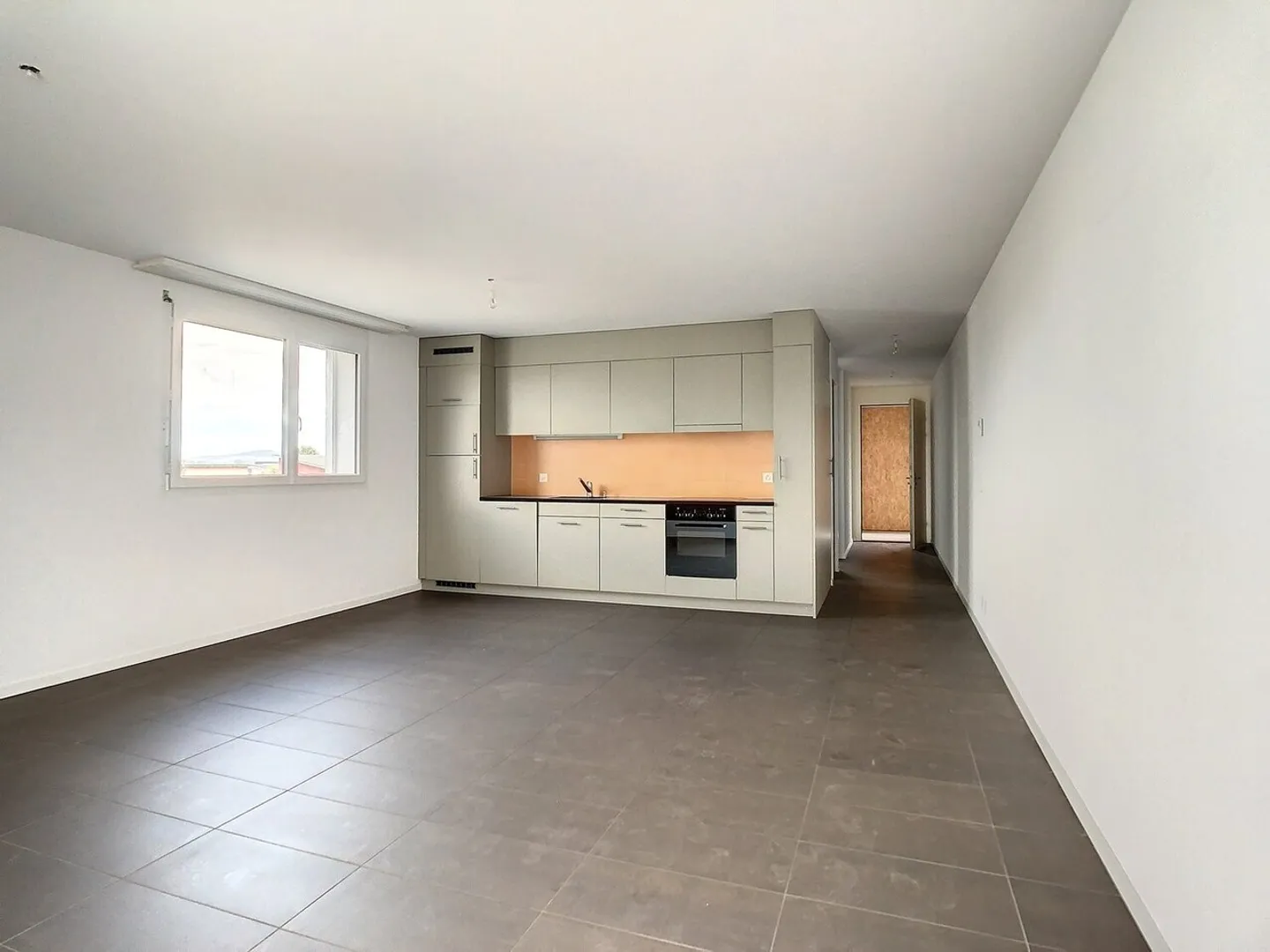 2.5-Room Apartment - Photo 3 of 5