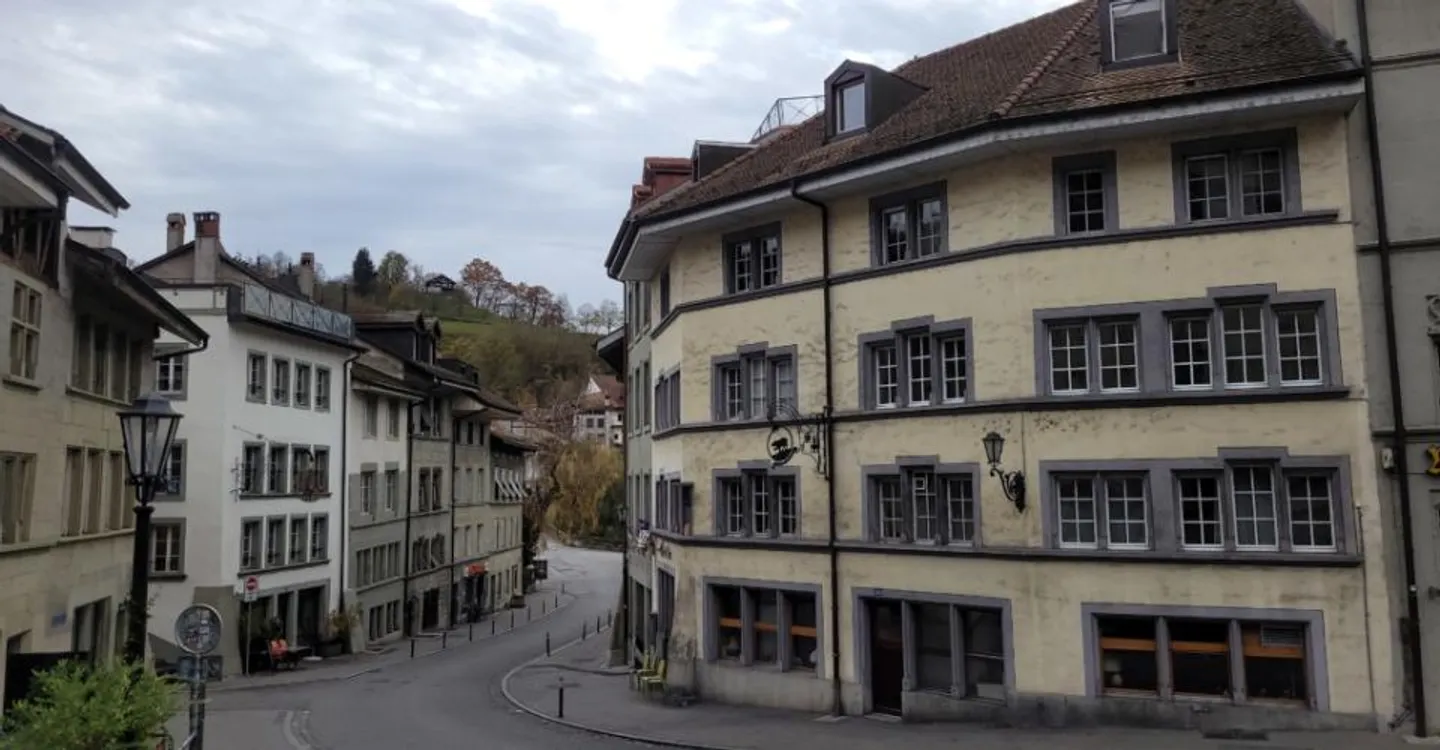 Magnificent 3.5-room apartment - Neuveville 52 - Fribourg - Photo 3 of 9