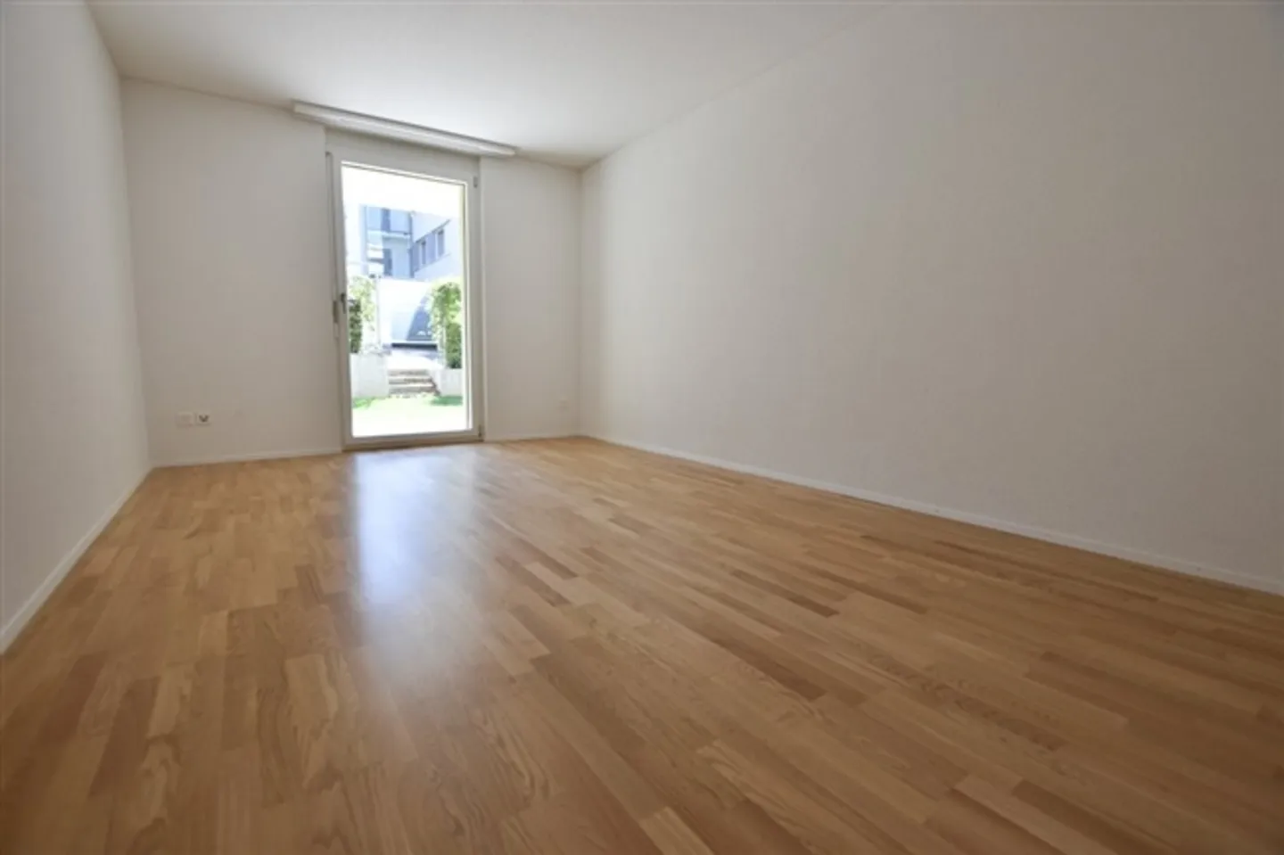 Appartamento moderno di 4,5 stanze in un quartiere tranquillo - Foto 5 di 11