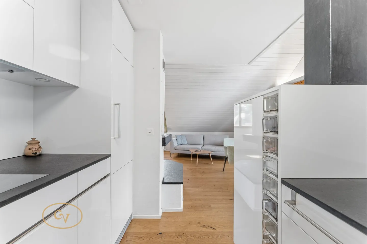 Appartement en duplex ensoleillé avec charme au cœur de Sins - Photo 7 sur 33