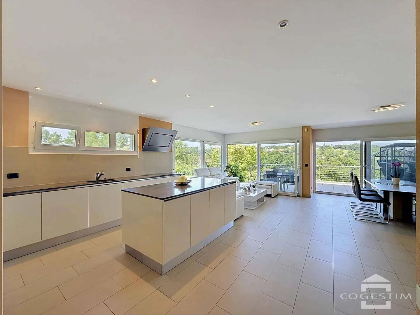 Semi-Detached House 6.5 Rooms - Photo 1 of 13