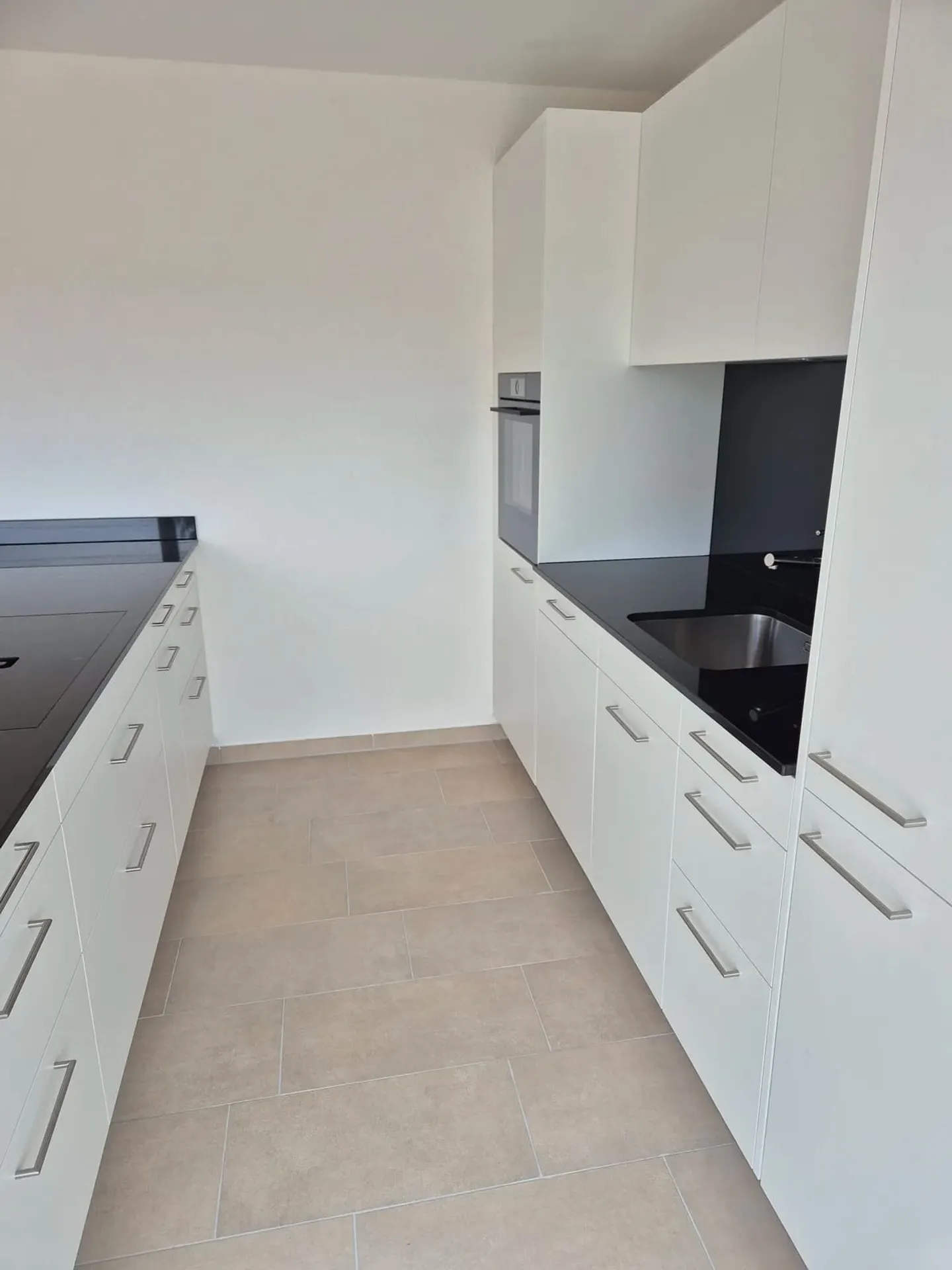 3.5-room penthouse apartment with terrace in Deitingen - Photo 4 of 8