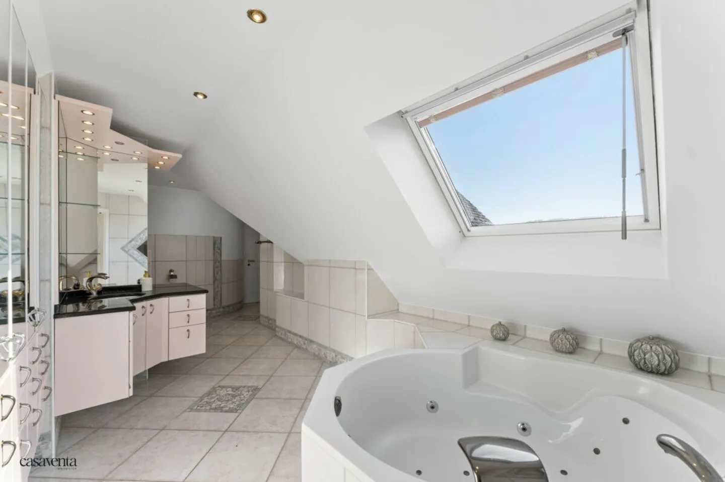 Harmony of Elegance and Security - Photo 20 of 31