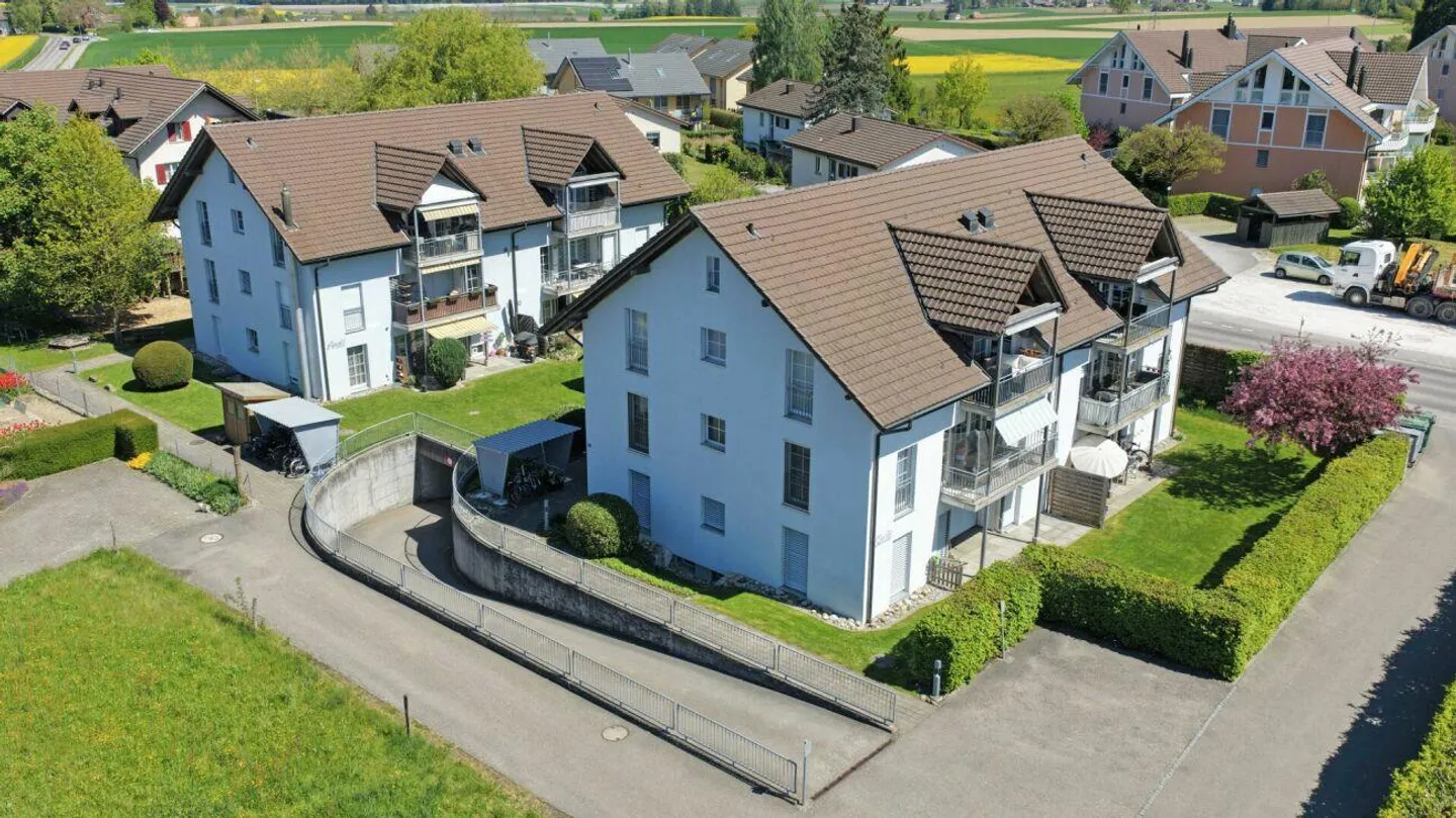 Two multi-family houses with AEH in Grafenried BE - Photo 2 of 2