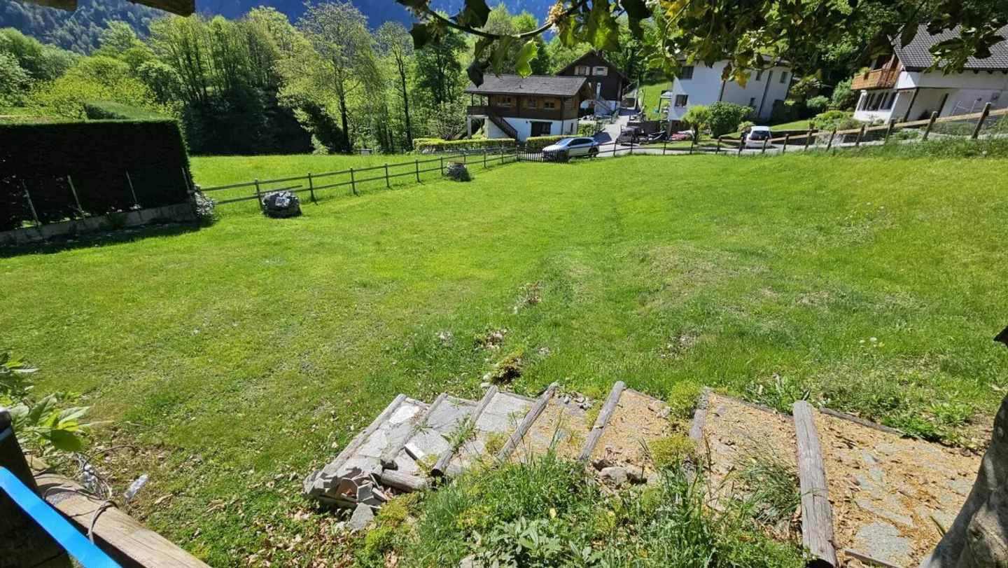 Baumögliches Grundstück in Soazza - Foto 3 von 5