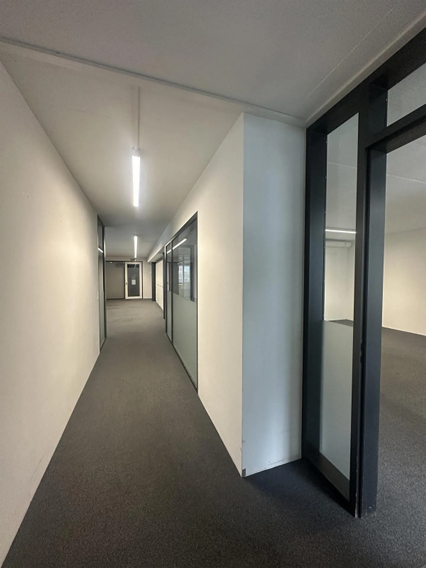 168m² fully developed bright office space for rent - Photo 8 of 12