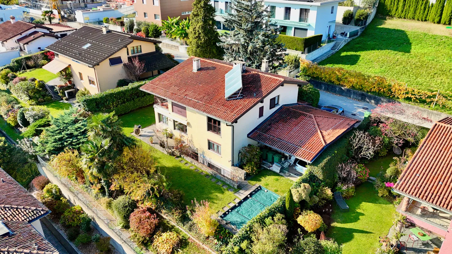Casa Unifamiliare con Vista Panoramica sulla Valle del Vedeggio - Foto 2 di 22