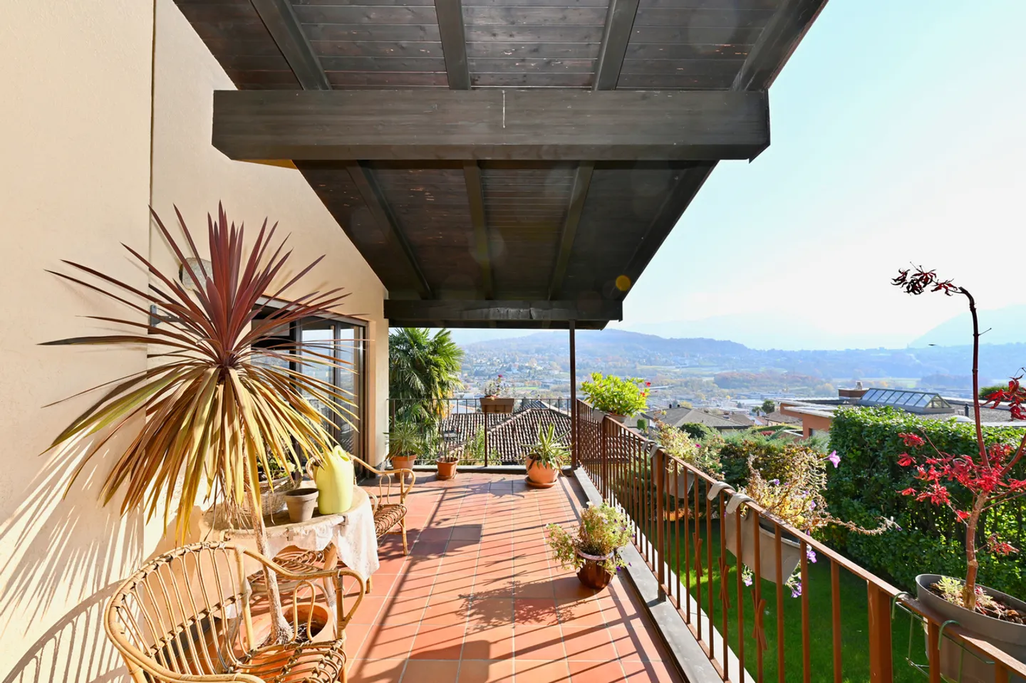 Casa Unifamiliare con Vista Panoramica sulla Valle del Vedeggio - Foto 4 di 22