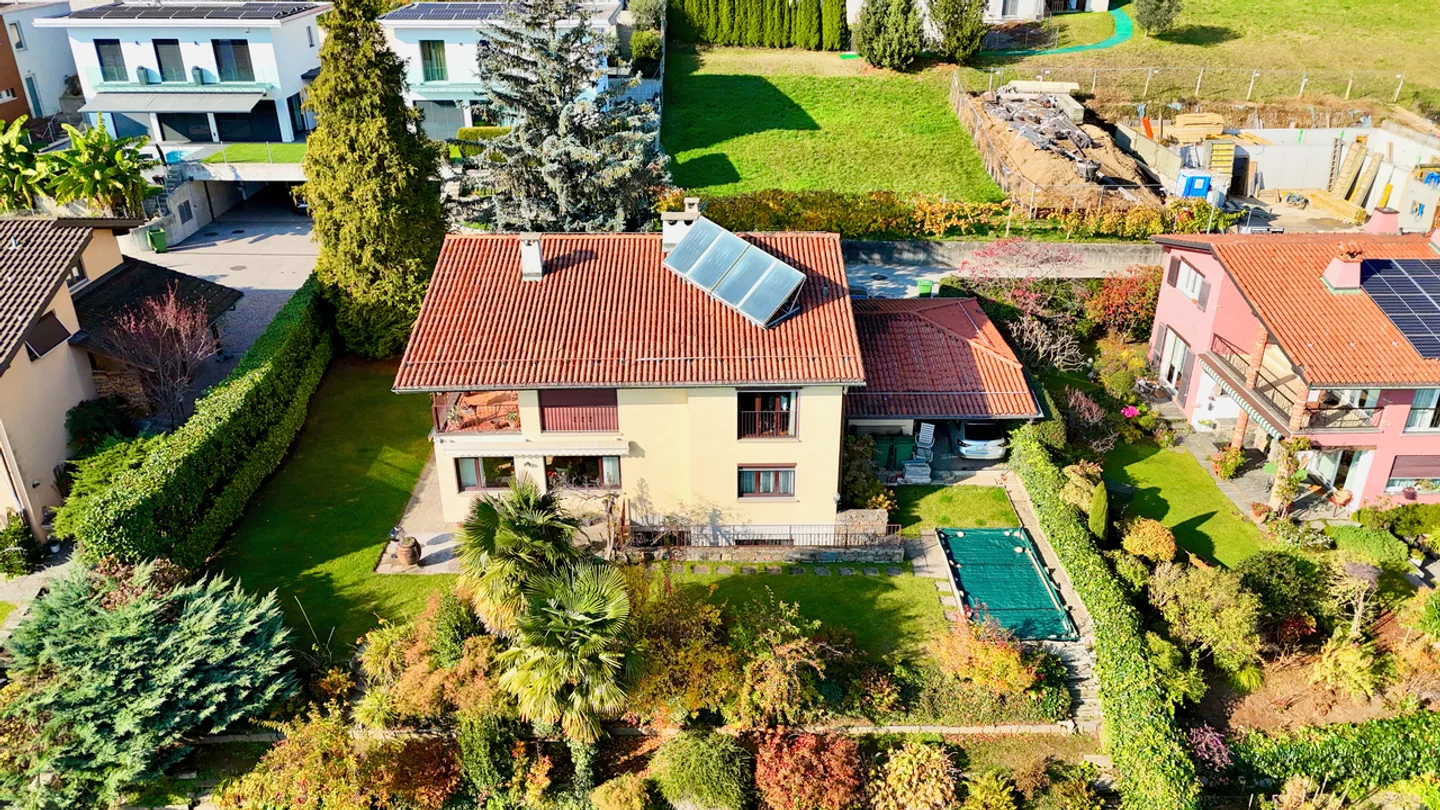 Casa Unifamiliare con Vista Panoramica sulla Valle del Vedeggio - Foto 1 di 22