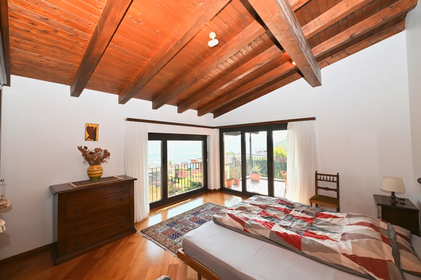 Casa Unifamiliare con Vista Panoramica sulla Valle del Vedeggio - Foto 11 di 22