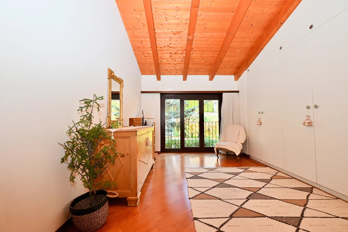 Casa Unifamiliare con Vista Panoramica sulla Valle del Vedeggio - Foto 13 di 22