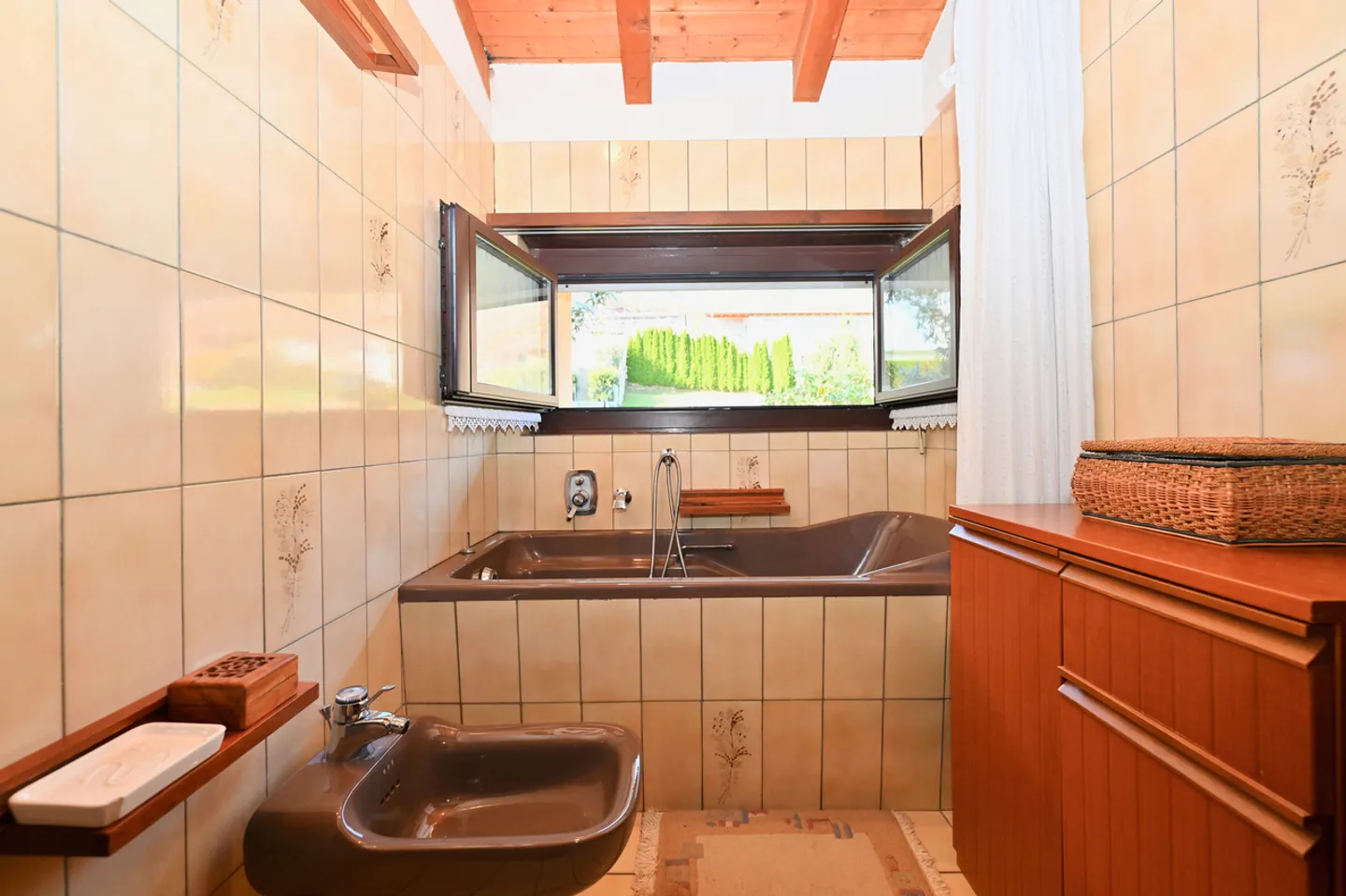 Casa Unifamiliare con Vista Panoramica sulla Valle del Vedeggio - Foto 14 di 22