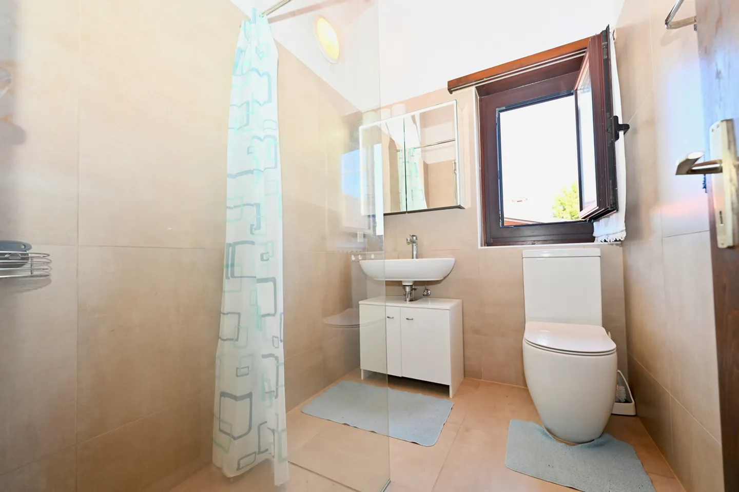 Casa Unifamiliare con Vista Panoramica sulla Valle del Vedeggio - Foto 15 di 22