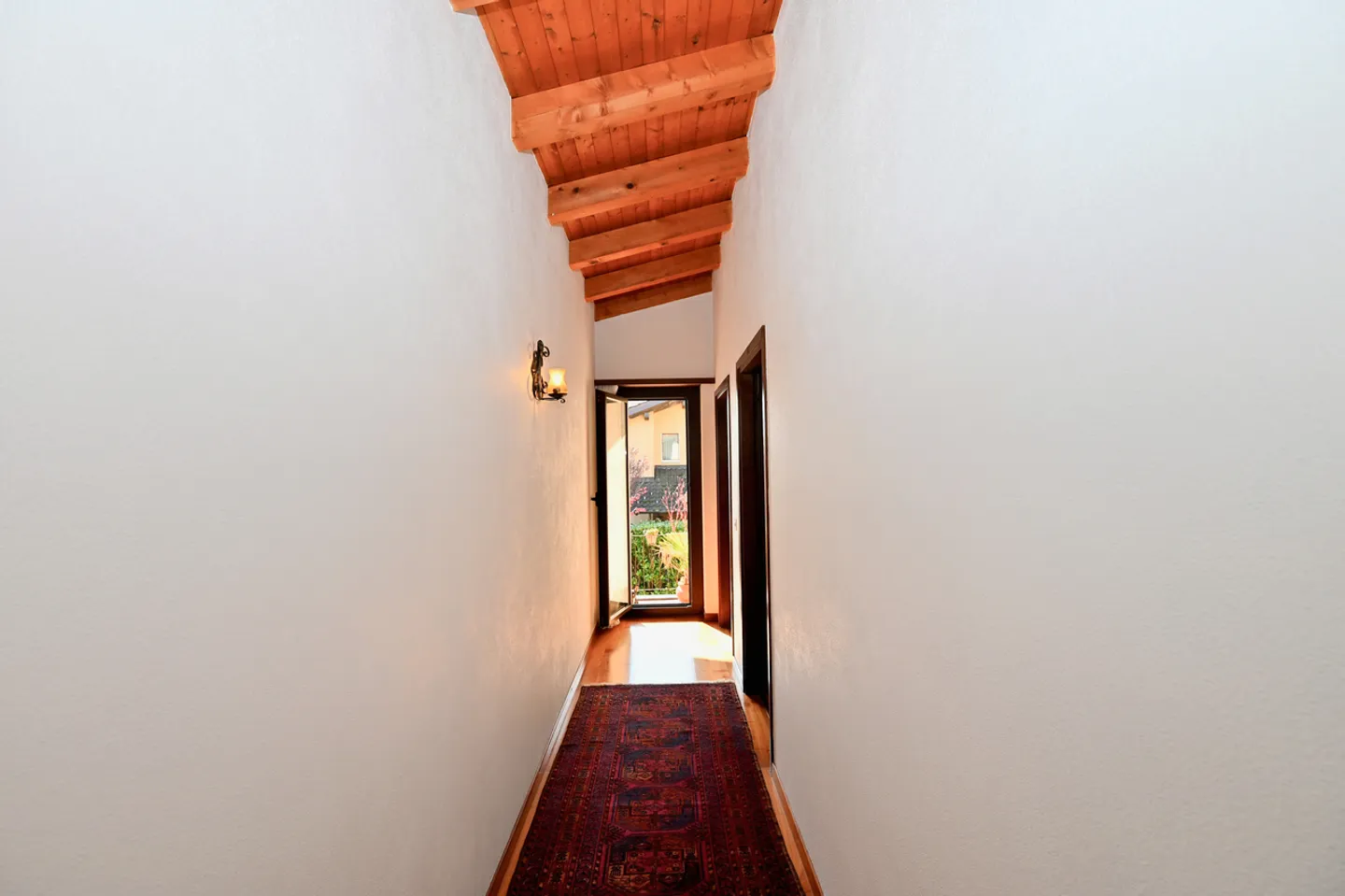 Casa Unifamiliare con Vista Panoramica sulla Valle del Vedeggio - Foto 16 di 22