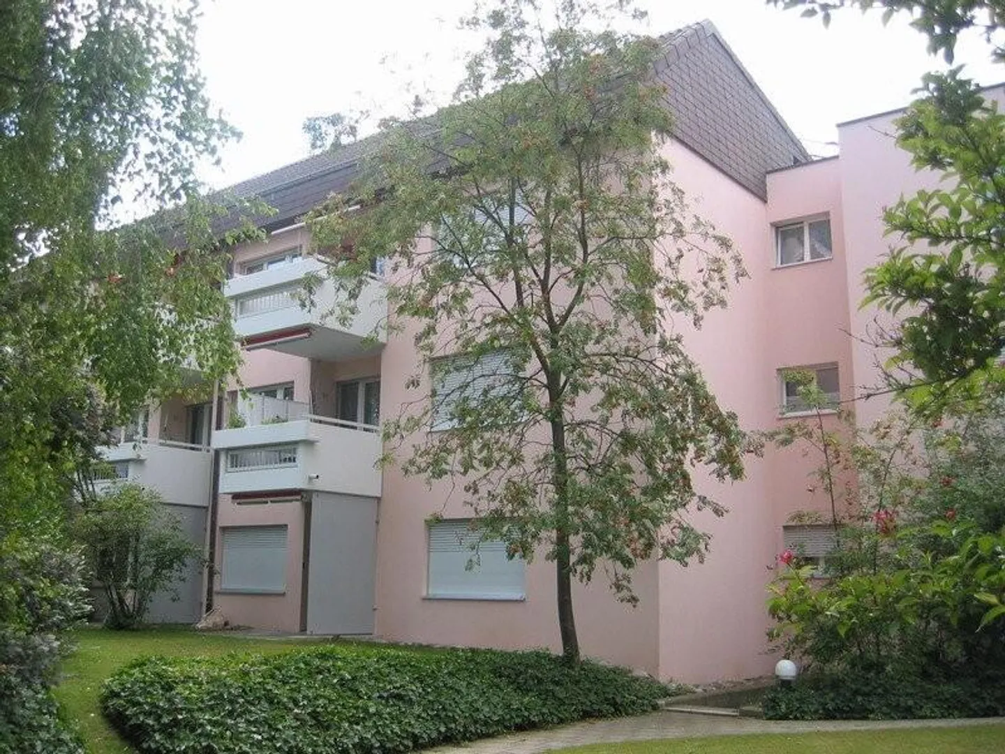 Central 2.5 Room Apartment on the 1st Floor - Photo 1 of 5