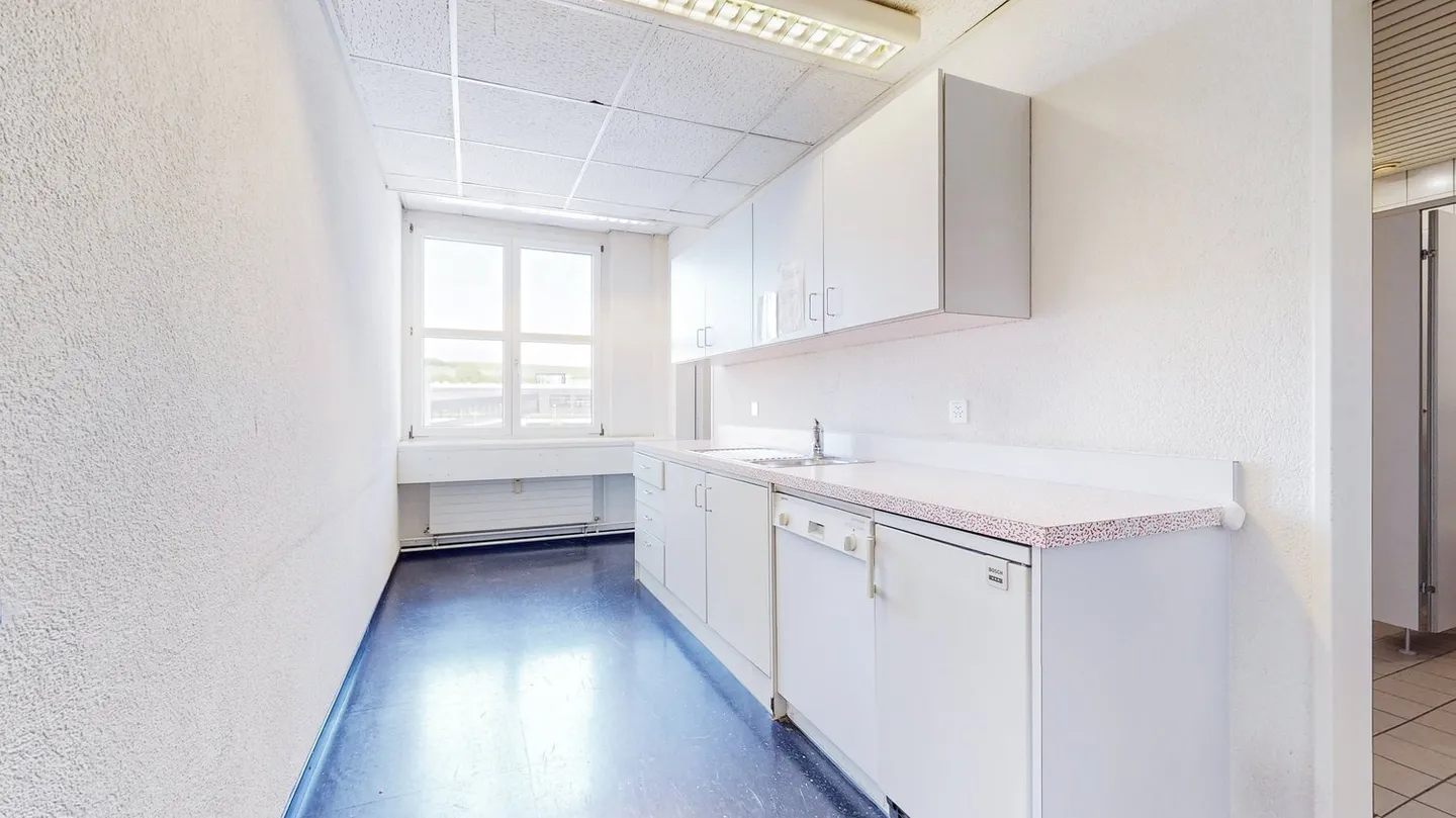 Spazi per uffici e commerciali attraenti in una posizione centrale - Foto 9 di 14