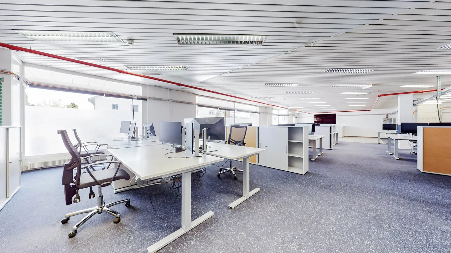 Spazi per uffici e commerciali attraenti in una posizione centrale - Foto 11 di 14